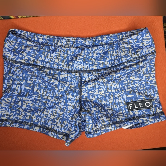 Fleo Pants - Fleo Blue Splatter Pattern Shorts Size Medium